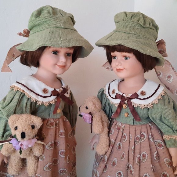 Duck House Doll, “Diana”. Like New in box. Certificate of Authenticity. - Picture 2 of 7